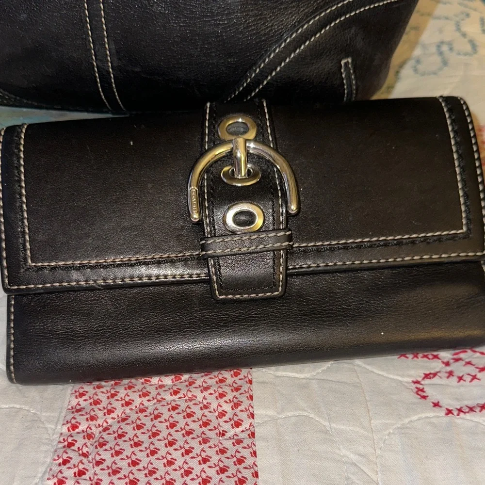 COACH Soho Elegant Black Leather Tote Bag and Wallet Set (Z1) - Picture 4 of 15